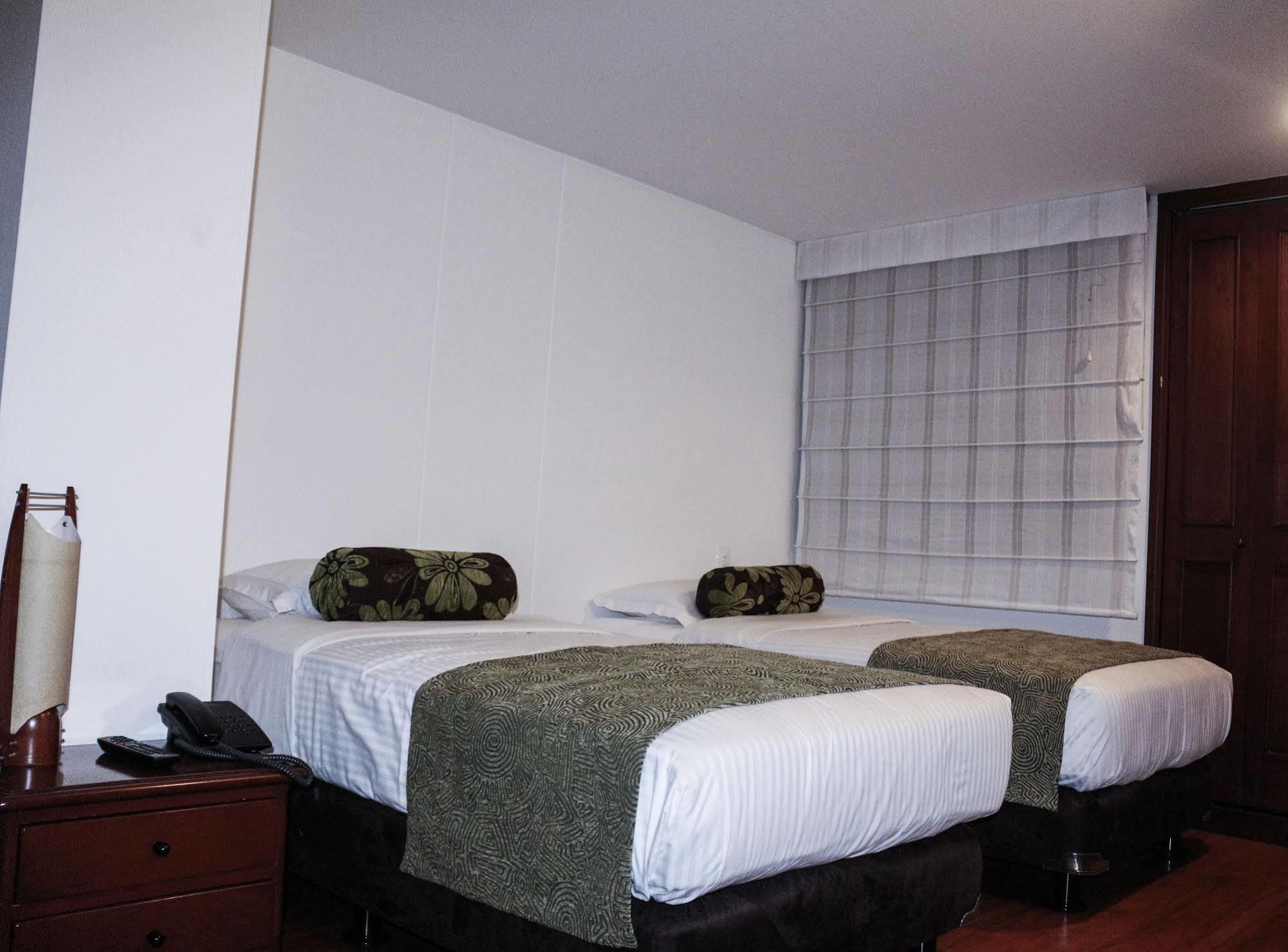 Hotel Confort 80 Zona Rosa Bogota Bagian luar foto
